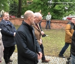 Zdjęcie z galerii: W Będkowie upamiętniono Błażeja Stolarskiego, działacza społecznego i politycznego, jednego z przywódców ruchu ludowego