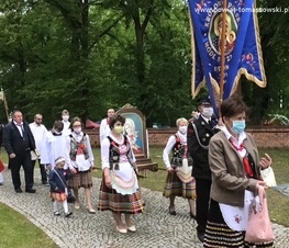 Zdjęcie z galerii: W Będkowie upamiętniono Błażeja Stolarskiego, działacza społecznego i politycznego, jednego z przywódców ruchu ludowego