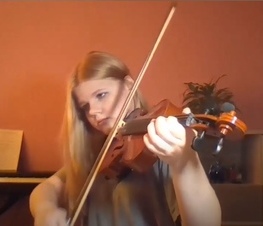 Zdjęcie z galerii: Twórczość w kwarantannie. ”Magiczna muzyka” koncert online w wykonaniu uczniów I LO