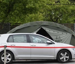 Zdjęcie z galerii: Ruszył mobilny punkt „drive thru” pobrań testów na obecność koronawirusa