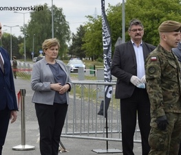 Zdjęcie z galerii: Ruszył mobilny punkt „drive thru” pobrań testów na obecność koronawirusa