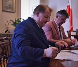Zdjęcie z galerii: 1 832 000 złotych dofinansowania na przebudowę drogi z Chorzęcina do Łaziska