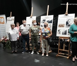 Zdjęcie z galerii: Wernisaż wystawy „Obrzędowość rodzinna w powiecie tomaszowskim” autorstwa Michała Adama Pająka
