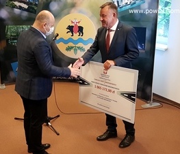 Zdjęcie z galerii: Prawie 5,5 miliona złotych z Funduszu z Funduszu Dróg Samorządowych na drogi w powiecie tomaszowskim
