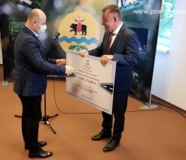 Zdjęcie z galerii: Prawie 5,5 miliona złotych z Funduszu z Funduszu Dróg Samorządowych na drogi w powiecie tomaszowskim