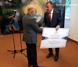Zdjęcie z galerii: Prawie 5,5 miliona złotych z Funduszu z Funduszu Dróg Samorządowych na drogi w powiecie tomaszowskim
