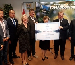 Zdjęcie z galerii: Prawie 5,5 miliona złotych z Funduszu z Funduszu Dróg Samorządowych na drogi w powiecie tomaszowskim