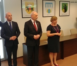 Zdjęcie z galerii: Ponad 26,5 miliona złotych z Funduszu Inwestycji Samorządowych w ramach tarczy dla samorządów dla powiatu tomaszowskiego