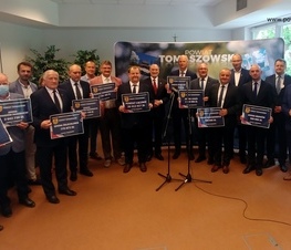 Zdjęcie z galerii: Ponad 26,5 miliona złotych z Funduszu Inwestycji Samorządowych w ramach tarczy dla samorządów dla powiatu tomaszowskiego