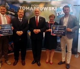 Zdjęcie z galerii: Ponad 26,5 miliona złotych z Funduszu Inwestycji Samorządowych w ramach tarczy dla samorządów dla powiatu tomaszowskiego