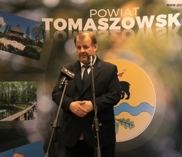 Zdjęcie z galerii: Ponad 26,5 miliona złotych z Funduszu Inwestycji Samorządowych w ramach tarczy dla samorządów dla powiatu tomaszowskiego