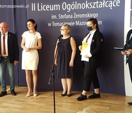 Zdjęcie z galerii: Nagrody dla uczniów z  II LO w konkursach związanych z przedsiębiorczością