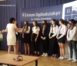 Zdjęcie z galerii: Nagrody dla uczniów z  II LO w konkursach związanych z przedsiębiorczością