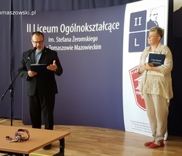 Zdjęcie z galerii: Nagrody dla uczniów z  II LO w konkursach związanych z przedsiębiorczością