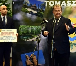 Zdjęcie z galerii: Prawie pół miliona złotych dofinansowania na drogę w gminie Będków