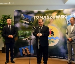 Zdjęcie z galerii: Prawie pół miliona złotych dofinansowania na drogę w gminie Będków
