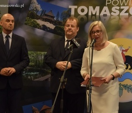 Zdjęcie z galerii: Prawie pół miliona złotych dofinansowania na drogę w gminie Będków