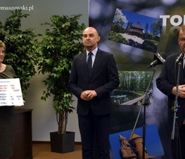 Zdjęcie z galerii: Prawie pół miliona złotych dofinansowania na drogę w gminie Będków