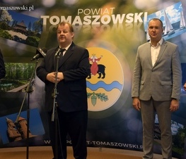 Zdjęcie z galerii: Prawie pół miliona złotych dofinansowania na drogę w gminie Będków
