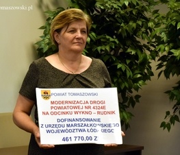 Zdjęcie z galerii: Prawie pół miliona złotych dofinansowania na drogę w gminie Będków