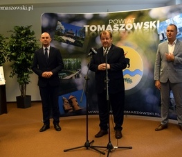Zdjęcie z galerii: Prawie pół miliona złotych dofinansowania na drogę w gminie Będków