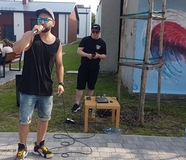 Zdjęcie z galerii: Profilaktyczny performance w wykonaniu Rafała Chmielewskiego 
