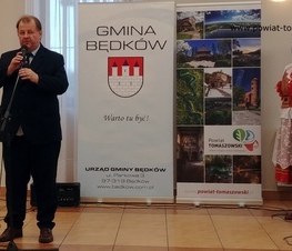 Zdjęcie z galerii: Po 10 tysięcy zł. dla 16 sołectw z powiatu tomaszowskiego