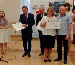 Zdjęcie z galerii: Po 10 tysięcy zł. dla 16 sołectw z powiatu tomaszowskiego
