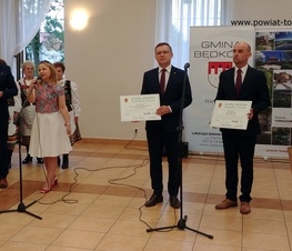 Zdjęcie z galerii: Po 10 tysięcy zł. dla 16 sołectw z powiatu tomaszowskiego
