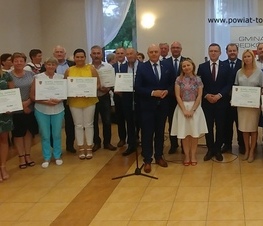 Zdjęcie z galerii: Po 10 tysięcy zł. dla 16 sołectw z powiatu tomaszowskiego
