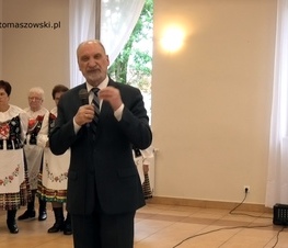 Zdjęcie z galerii: Po 10 tysięcy zł. dla 16 sołectw z powiatu tomaszowskiego
