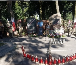 Zdjęcie z galerii: Obchody związane z 76. rocznicą wybuchu Powstania Warszawskiego