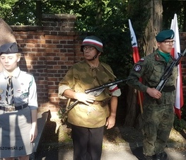 Zdjęcie z galerii: Obchody związane z 76. rocznicą wybuchu Powstania Warszawskiego