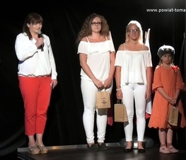 Zdjęcie z galerii: Minirecital piosenek patriotycznych i projekcja filmu „Kanał” w 76. rocznicę wybuchu Powstania Warszawskiego