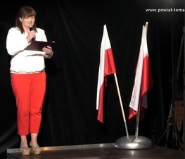 Zdjęcie z galerii: Minirecital piosenek patriotycznych i projekcja filmu „Kanał” w 76. rocznicę wybuchu Powstania Warszawskiego