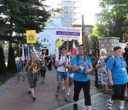 Zdjęcie z galerii: Wyruszyła 204. Tomaszowska Piesza Pielgrzymka na Jasną Górę