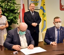 Zdjęcie z galerii: Tomaszowskie Centrum Zdrowia z kolejnym wsparciem z funduszy Samorządu Województwa Łódzkiego