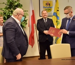 Zdjęcie z galerii: Tomaszowskie Centrum Zdrowia z kolejnym wsparciem z funduszy Samorządu Województwa Łódzkiego