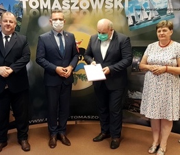 Zdjęcie z galerii: Tomaszowskie Centrum Zdrowia z kolejnym wsparciem z funduszy Samorządu Województwa Łódzkiego