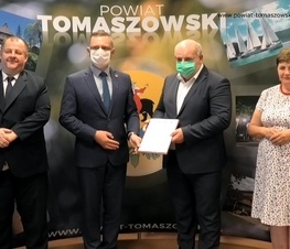 Zdjęcie z galerii: Tomaszowskie Centrum Zdrowia z kolejnym wsparciem z funduszy Samorządu Województwa Łódzkiego