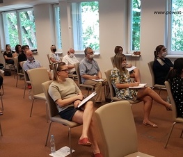 Zdjęcie z galerii: „Wsparcie dla firm z województwa łódzkiego”   - spotkanie z tomaszowskimi przedsiębiorcami