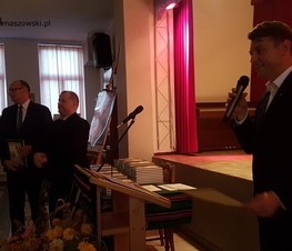 Zdjęcie z galerii: Spotkanie autorskie z Michałem Adamem Pająkiem – autorem publikacji „W kręgu lubocheńskiego kościoła”