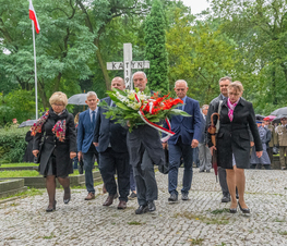 Zdjęcie z galerii: Obchody 81. rocznicy wybuchu II Wojny Światowej i walk o Tomaszów Mazowiecki
