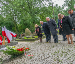 Zdjęcie z galerii: Obchody 81. rocznicy wybuchu II Wojny Światowej i walk o Tomaszów Mazowiecki