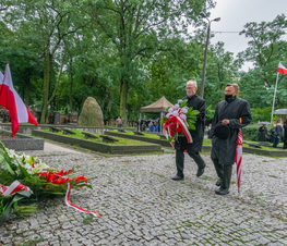 Zdjęcie z galerii: Obchody 81. rocznicy wybuchu II Wojny Światowej i walk o Tomaszów Mazowiecki