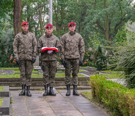 Zdjęcie z galerii: Obchody 81. rocznicy wybuchu II Wojny Światowej i walk o Tomaszów Mazowiecki