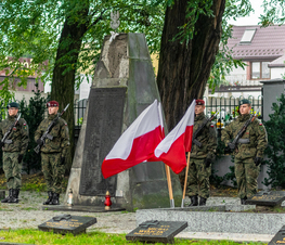 Zdjęcie z galerii: Obchody 81. rocznicy wybuchu II Wojny Światowej i walk o Tomaszów Mazowiecki