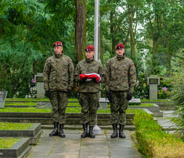 Zdjęcie z galerii: Obchody 81. rocznicy wybuchu II Wojny Światowej i walk o Tomaszów Mazowiecki