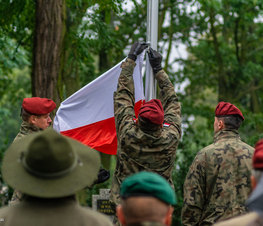 Zdjęcie z galerii: Obchody 81. rocznicy wybuchu II Wojny Światowej i walk o Tomaszów Mazowiecki