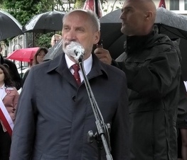 Zdjęcie z galerii: Obchody 81. rocznicy wybuchu II Wojny Światowej i walk o Tomaszów Mazowiecki